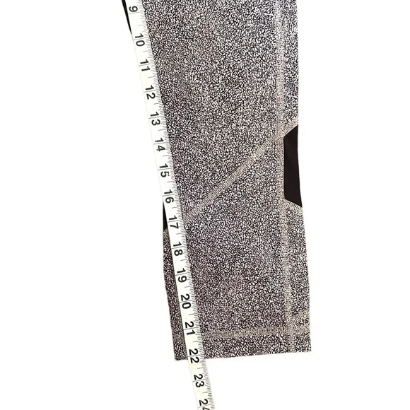 LULULEMON Pace Rival Crop (22") - Picture 9 of 15